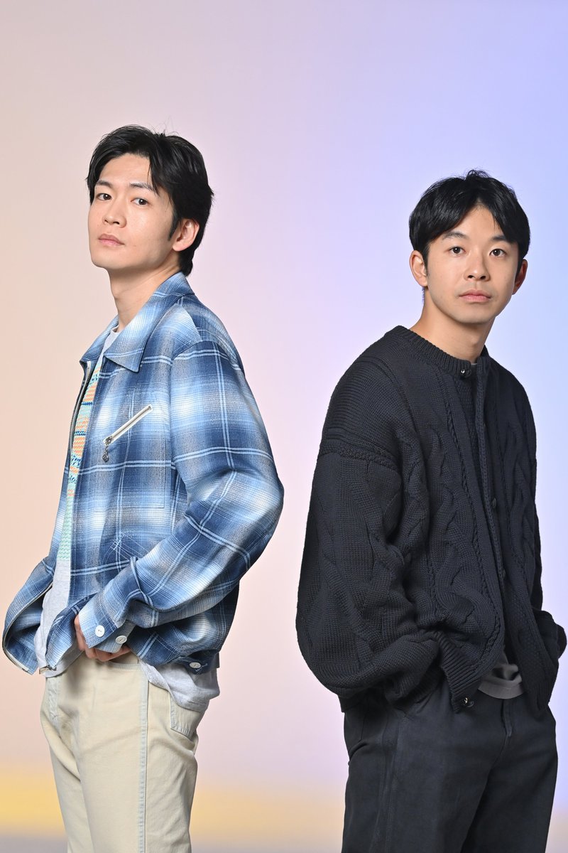 AERAnetjp's tweet photo. 【2月19日発売】
AERA連載「松下洸平じゅうにんといろ」
新ゲスト #仲野太賀 さんが登場👀

お互いの印象や演技論を交わします。仲野さんから、「この人は委ねていいな」と感じたというエピソードも。

信頼関係に結ばれた二人の対談。アンニュイな雰囲気のある撮り下ろし写真と共にお楽しみください。 https://t.co/IA67cgX0Sy
