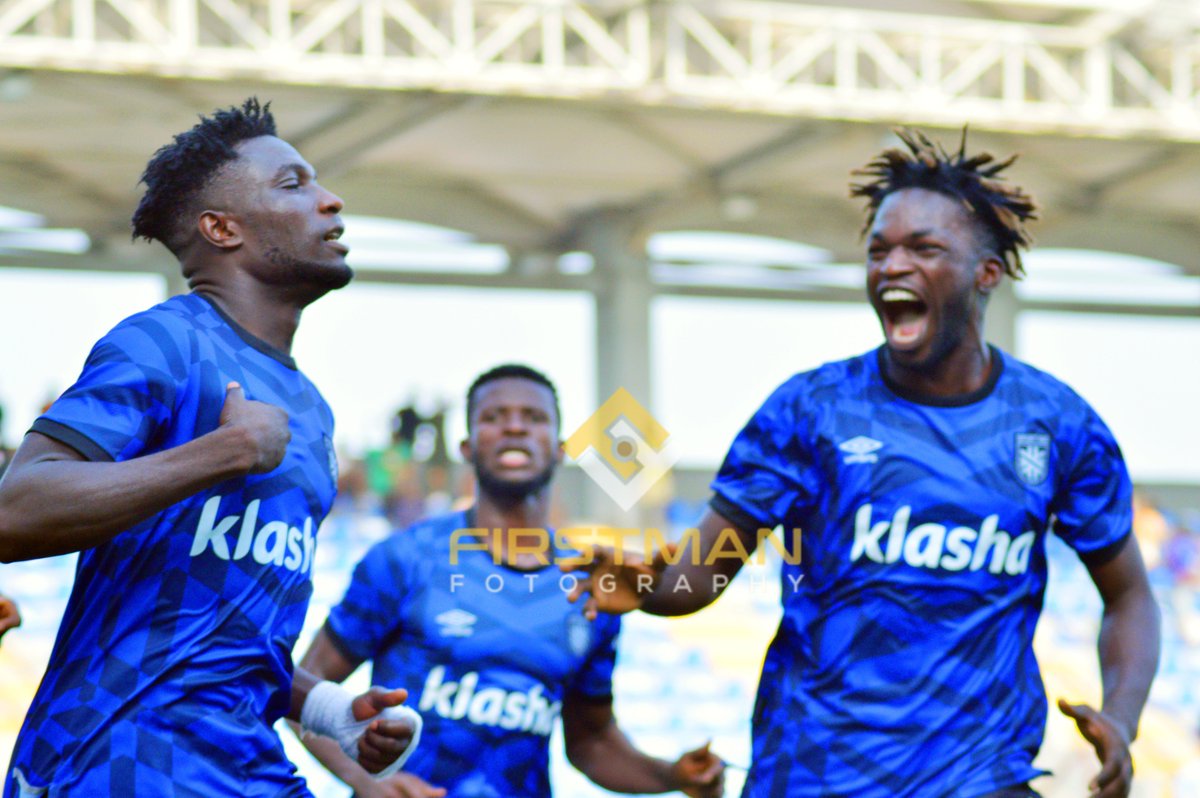 FIRSTMANOLANIBI's tweet photo. Wen u #Sporting Amazing win against a Continental River, like #Riversunitedfc with #ClementNantuam, spin in the 52nd Which was what move #SportingLagosFC out of relegation.Storytelling by: #FirstmanFotography #MyCoverage #Nigeria #Africa #SportsMissionary #Photographer #Nikon https://t.co/vrTvJwX5KX