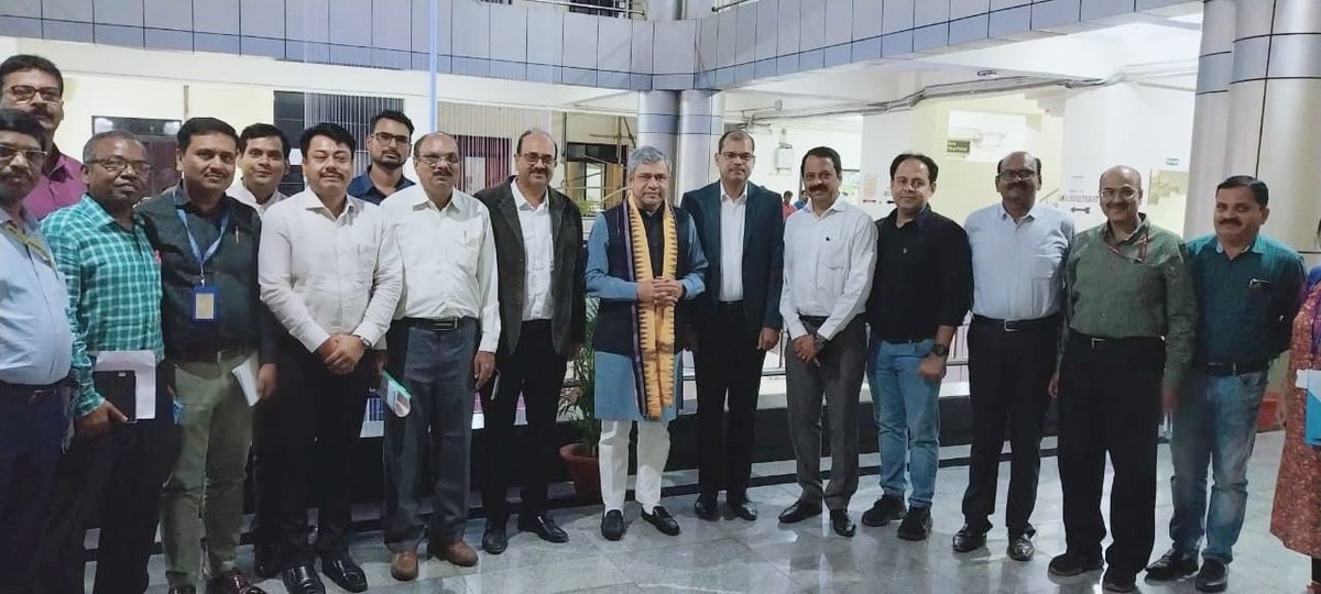 rn_palai's tweet photo. With Hon’ble MoC at Rail Sadan on 13.02.2024 after review meeting on Telecom Projects in Odisha. https://t.co/pRDZMo29zc