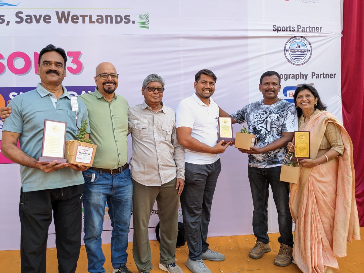 earthdayasia's tweet photo. EDN-India was one of many partners of the 'Run for Flamingos' marathon in Navi Mumbai with over 2000 enthusiastic participants! ๐โโ๐ฆฉ
The shared commitment to environmental causes resonated strongly with the runners.
#RunForFlamingos #savemangroves https://t.co/DCsFrK48VI