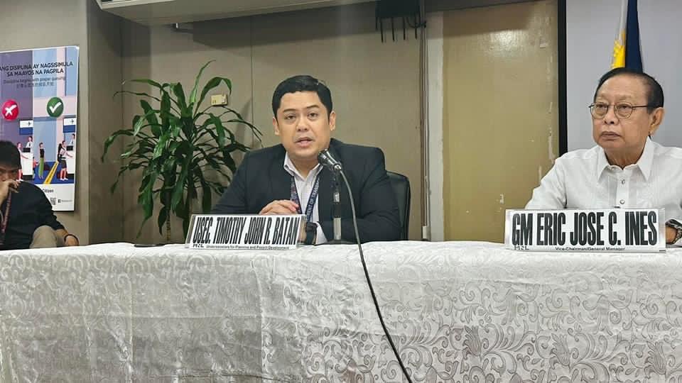 DOTrPH's tweet photo. LOOK: The Department of Transportation issued today, 16 February 2024, the Notice of Award to the SMC-SAP Company Consortium for the NAIA Public-Private Partnership Project.

#DOTrPH🇵🇭
#NAIAPPP 
#BagongPilipinas 
#BuildBetterMore
#OnePHAviation

https://t.co/mgWyD5Q19o https://t.co/JFGZWrjt26