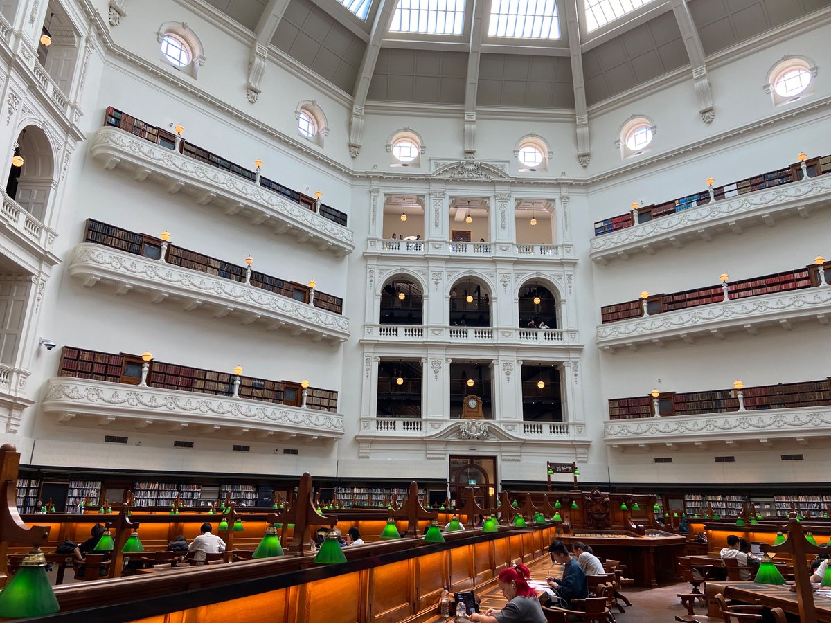 Amazing day @UniMelbMDHS ! Research capacity building with @AruskaD physical activity with @ctvswain co-design with @alisha_da_silva and all things data with @JenniferJonesAU ! Finishing with some reflection @Library_Vic