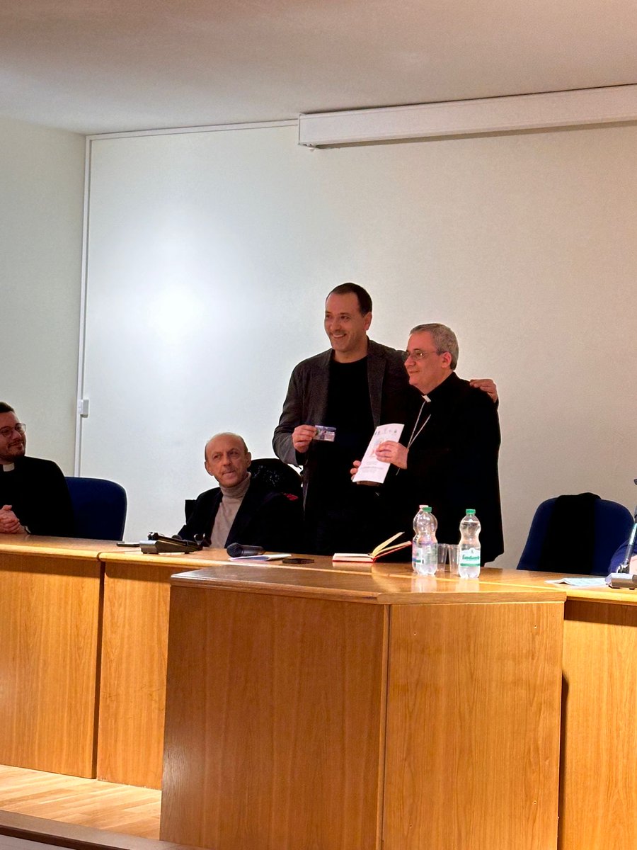 roccofranciosa's tweet photo. Siamo grati e onorati di aver consegnato al nostro Vescovo Diocesi di #Melfi #Rapolla #Venosa Monsignor Ciro Fanelli la #tesseradelsocio onorario di #Epli Ente Pro-Loco Italiane #ProLocoBasilicata  ❤️🇮🇹
#proloco #barile #Vulture #basilicata #lucania https://t.co/7GjdPaUfJV