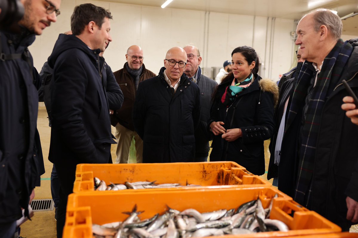 Tous à droite (@tousadroite) on Twitter photo Ce matin à Boulogne-sur-Mer, aux côtés des pêcheurs qui se lèvent tôt pour partir en mer.
Au Parlement européen, <a href="/fxbellamy/">Fx Bellamy</a> a toujours défendu nos pêcheurs et il continuera de le faire ! #AvecBellamy Ce matin à Boulogne-sur-Mer, aux côtés des pêcheurs qui se lèvent tôt pour partir en mer.
Au Parlement européen, <a href="/fxbellamy/">Fx Bellamy</a> a toujours défendu nos pêcheurs et il continuera de le faire ! #AvecBellamy
