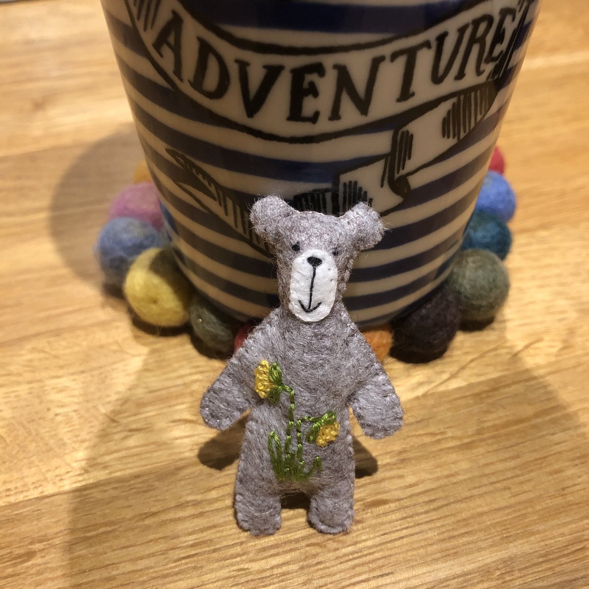 HeartFeltJudy's tweet photo. New #daffodil #pocketbear now available on my Etsy shop 😊🐻💖
#bears #bear #pockethug #minibear #handsewn #spring https://t.co/5nqyZQ434t