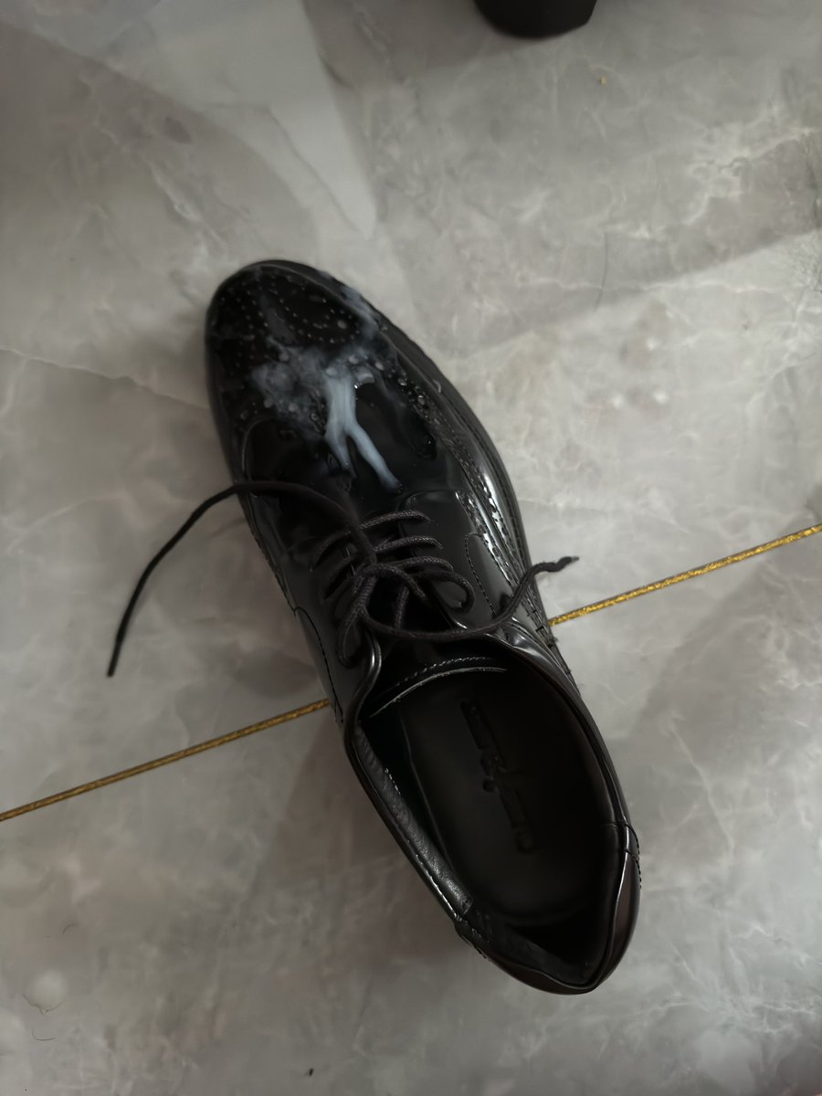 玩了个小奴让他射在皮鞋上