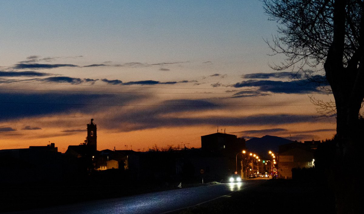 Lojaume's tweet photo. La Fuliola, l’Urgell, Catalonia.
#paisatges_de_catalunya #paisatges #landscape #lafuliola #urgell #somurgell #lleidacom #aralleida #adnlleida @postureiglleida #raconsde_catalunya #poblescatalans #poblesdecatalunya #imatgesde_catalunya #catalonia #descobreixcatalunya #igcatalunya https://t.co/YEAwTTejT8