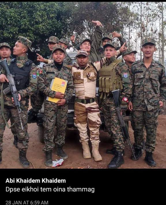 tjhaokip13's tweet photo. Is the #CentralSecurityForces and the Government servants supposed to take action only to the tribals?? #ManipurPoliceCommando clearly visible together with the #UNLF_MPA and militants group, lots of video attacking the #KukiZo by the police, take action against them. https://t.co/Hlpph74Omp
