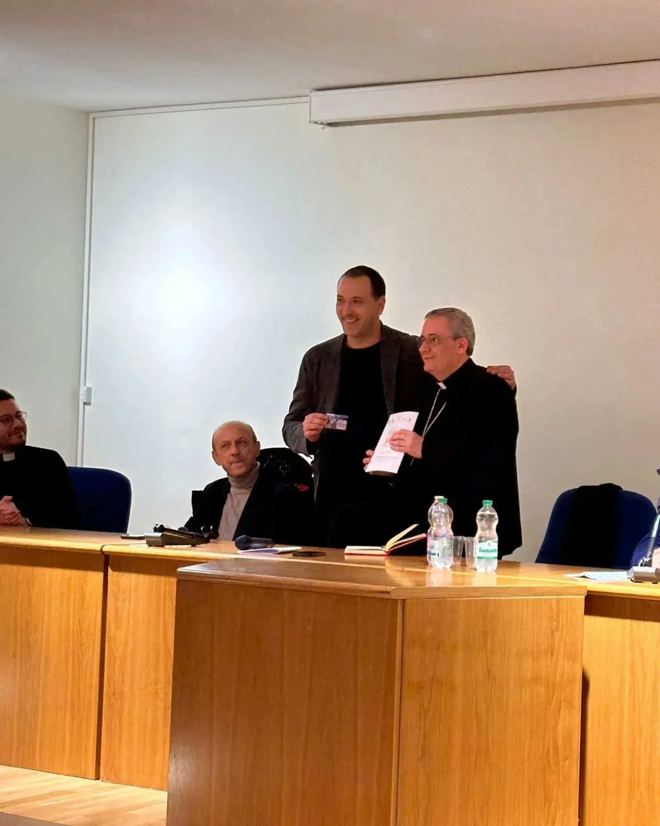 prolocobas's tweet photo. Siamo grati e onorati di aver consegnato al nostro Vescovo Diocesi di #Melfi #Rapolla #Venosa Monsignor Ciro Fanelli la #tesseradelsocio onorario di #Epli Ente Pro-Loco Italiane #ProLocoBasilicata  ❤️🇮🇹
#proloco #barile #Vulture #basilicata #lucania https://t.co/Ft6Y8BTgYO