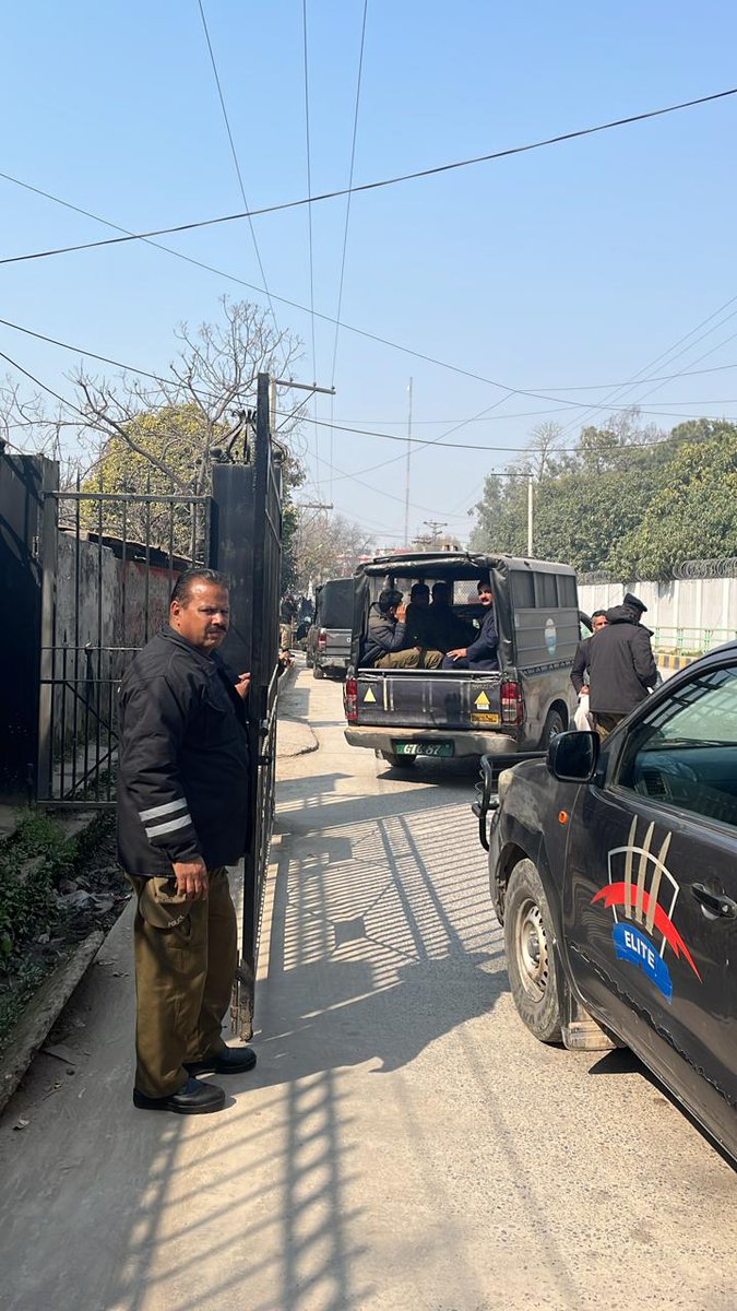justujuuu's tweet photo. PTI's candidate from #NA63, Sajid Yusuf, was called by R.O. for re-counting today, and before the counting started, R.O. Khizr Hayat called the police and got Sajid Yusuf arrested from his office.

@PTIofficial
https://t.co/VBpK31KsbO