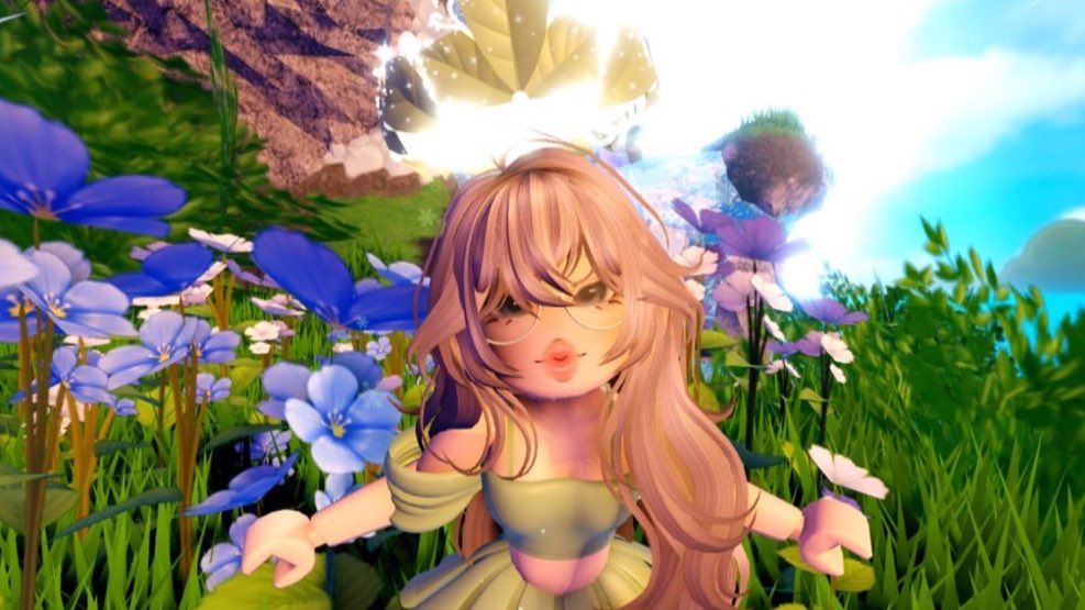 1,500 #robux + halo + 500k #rhd giveaway! (8 winners) 

• follow me, @SantahateRateto, <a href="/clareiiqx/">clara</a> &amp; <a href="/Elfyai_/">🥹</a> 
• like + repost