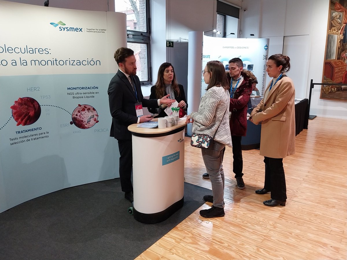 EduardFalques's tweet photo. La Dra. @laia_vegue presentó ayer en la XLVII Reunión anual de la @SEAP_IAP su experiencia con MammaTyper para un subtipado molecular estandarizado y preciso. ¡Acércate a nuestro stand para conocer más detalles! https://t.co/9WybKNWnrD