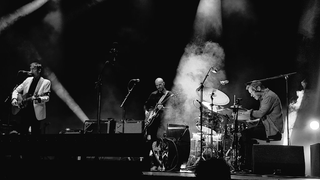 Reenatolo's tweet photo. Cantautor, Compositor, de los mejores violinistas en el mundo, un top en la industria indie de Estados Unidos. Un lujo poder verlo en vivo. https://t.co/ZDtIJTjwpG