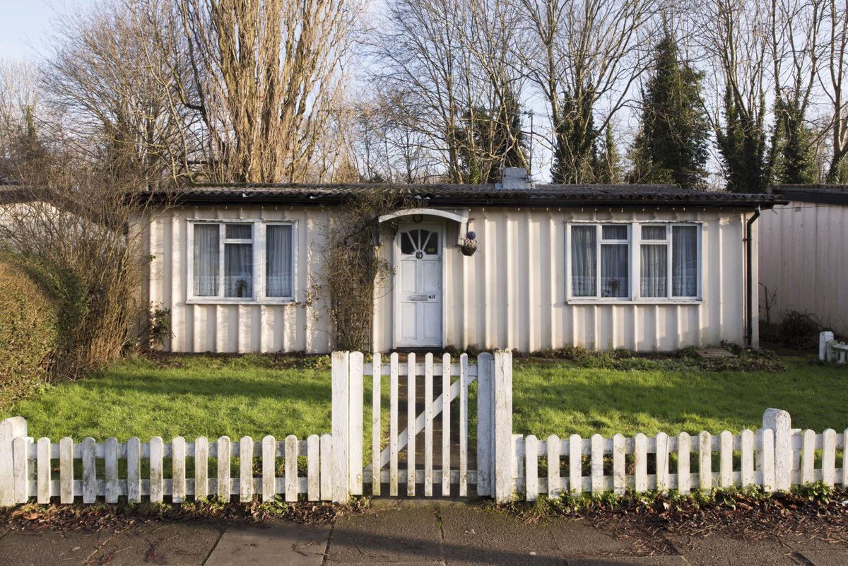 Birmingham was heavily bombed during the Second World War, with over 12,000 homes destroyed.

Over 4,000 prefabs were erected across the city as part of the Temporary Housing programme. 🛠️

Although only supposed to last for 10 years, many still stand today. 🙌

📍Wake Green Road