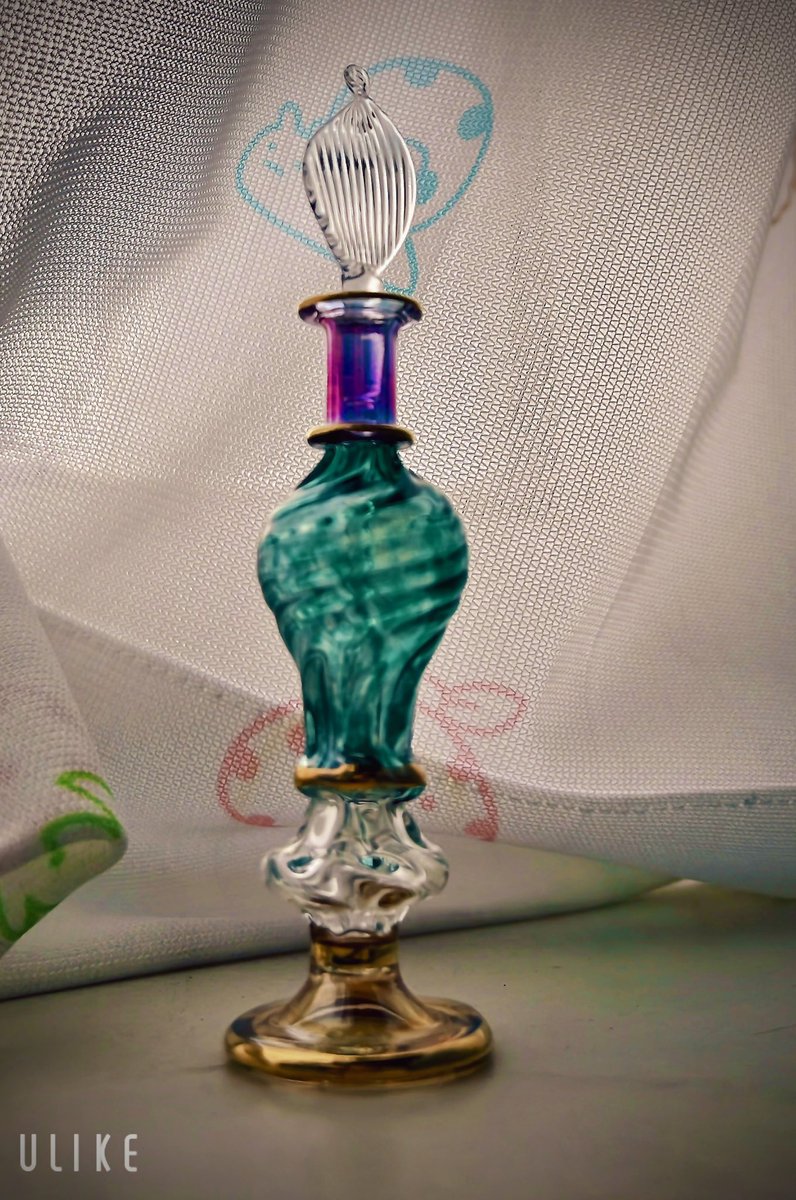 nuidori_senyou's tweet photo. 名古屋のPERFUMEOILFACTORYさんで売ってたエジプト製のガラス香水瓶。色味は壬猫にもなるしリヴァハンエルにもなるから気に入ってお迎えしました🫶綺麗だなぁ✨
#PERFUMEOILFACTORY https://t.co/TmAj3Oj5oI