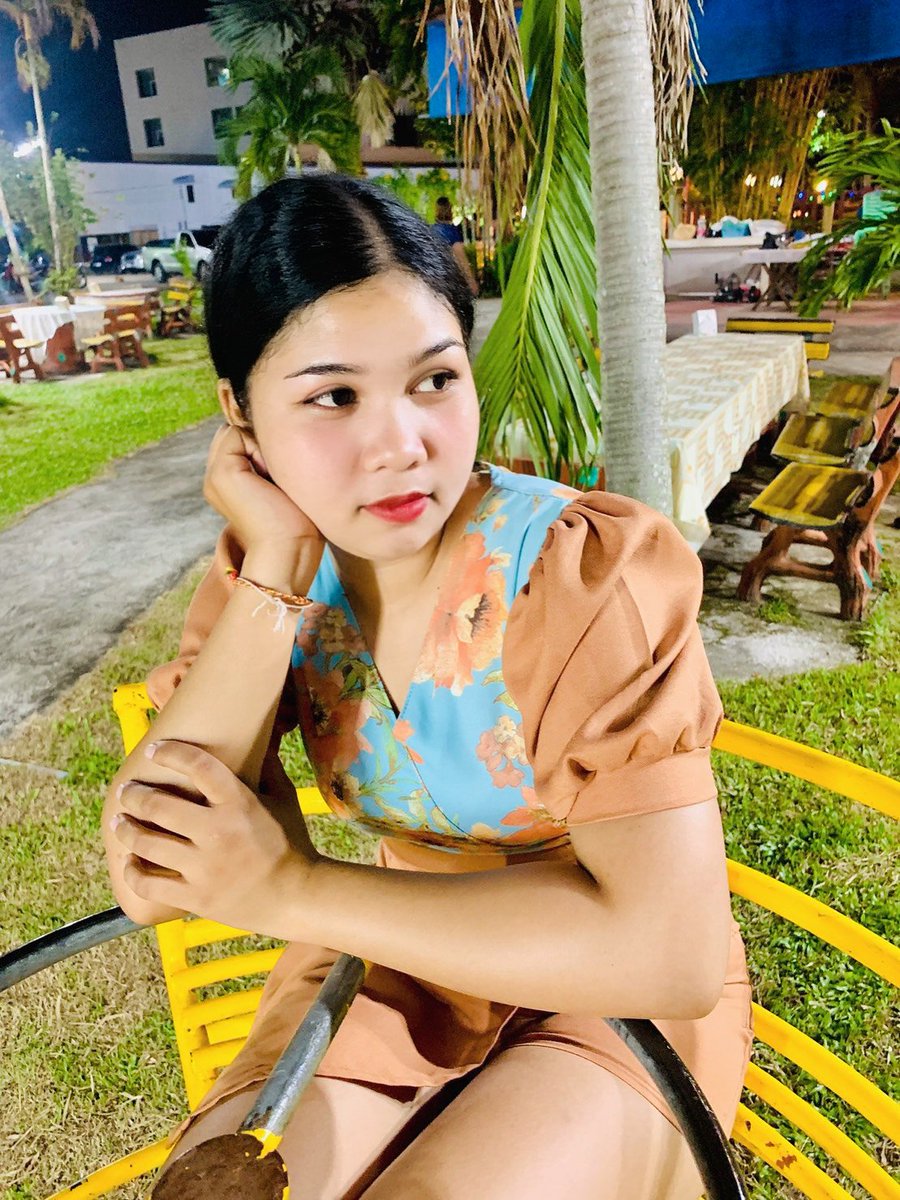 แค่อยากจะรักใครสักคนแล้วไม่ต้องผิดหวัง :)#สาวอวบอ้วน