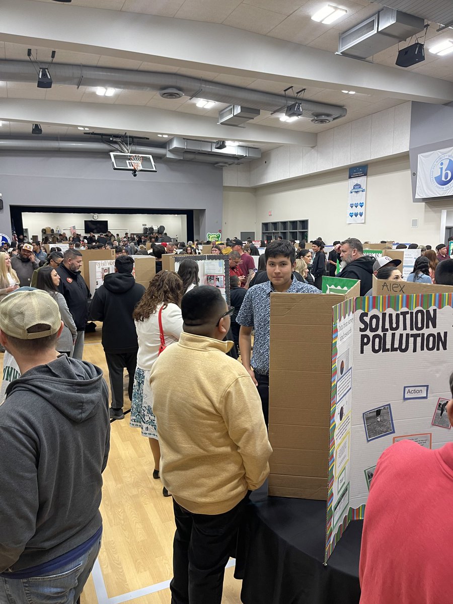 jenlsanders's tweet photo. Our 2024 IB 8th grade Community Project Showcase was a great success! We are beyond proud of the work and actions our students took to make their community better. #ibmyp #ibcommunityproject #takingaction #RiseUp #burtonexperience #proudtobeabear @SCIABEARS https://t.co/td03wCpanE