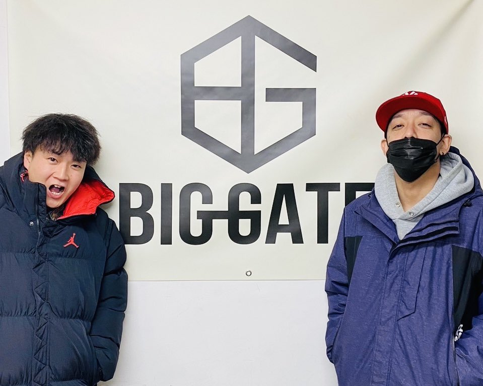 BigGate728's tweet photo. 【Studio Photo】

・NAOKI fr. MY STAR
・keith

#mystar #sound #keith #artist
#biggate #ビッグゲート 
#studio #office #studiooffice 
#music #production #musicproduction
#reggae #blackmusic #tunes #musicstudio
#mastering #mixing #record 
#masteringengineer #engineer https://t.co/utem0SZLuq