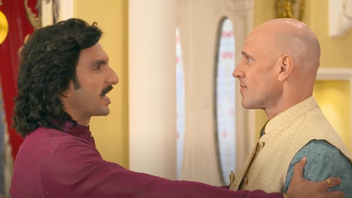 _stfuvee_'s tweet photo. Me giving career advice to my baniya friend https://t.co/Mws7Wn6fBq