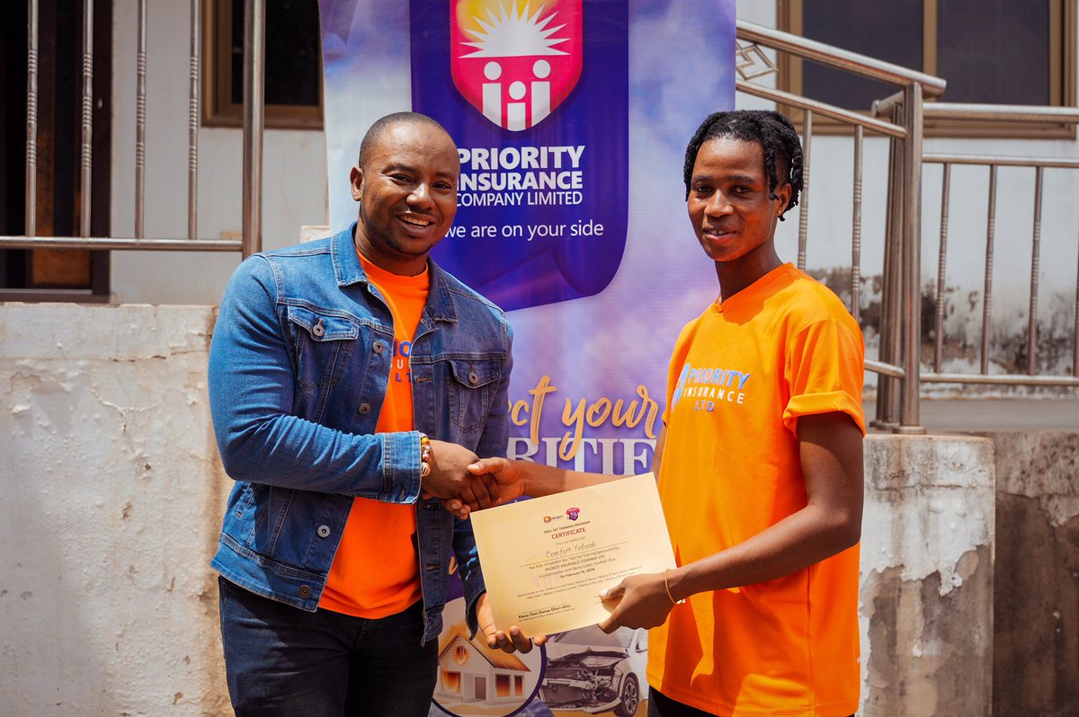 berryladiesfc's tweet photo. Management of Priority Insurance Company Limited( @priorityghana ) and @berryladiesfc presented certificates to our girls after the training π( All 22 images on our facebook page)
Trdz: Black Stars
πΈ @samboadbg
#BerryLadies
#InterMiamiCF
#priorityinsurance https://t.co/7YT30LL4aE