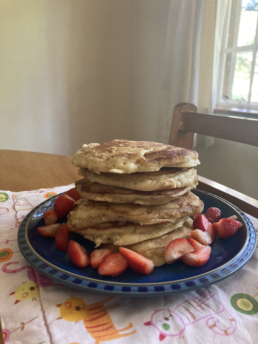 hackman_mrs's tweet image. I love it that our daughter enjoys cooking! 
Banana and cinnamon pancakes for breakfast! 😋