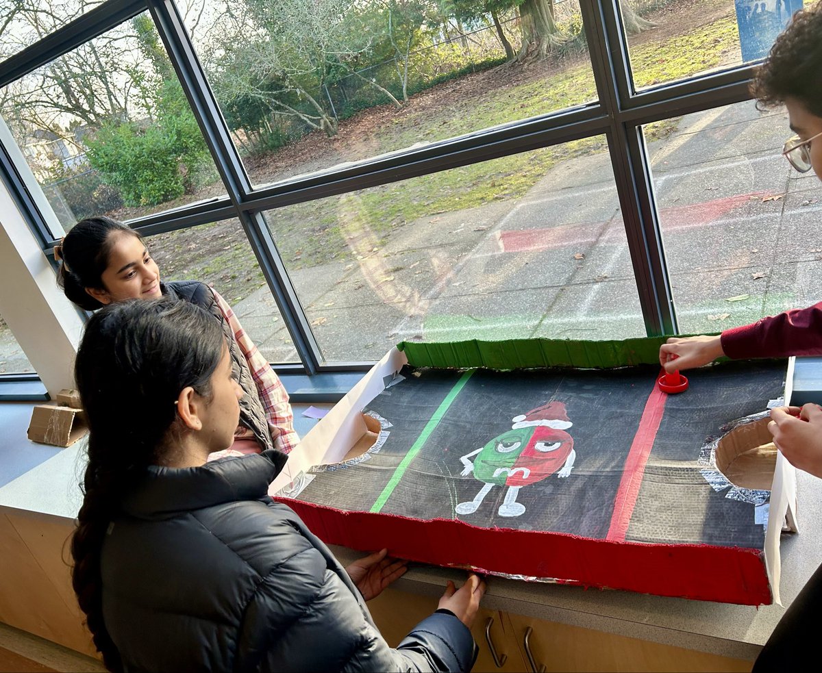 Proud of our Sunrise grade 7s for creating a cardboard arcade and fundraising  to shop at #Saveonfoods to donate to <a href="/My_CCK/">Cloverdale Kitchen</a> <a href="/Surrey_Schools/">Surrey Schools</a>