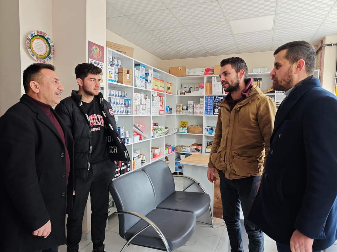 İlçe Başkanımız <a href="/muraterdogan_64/">Murat Erdoğan</a> Banaz Belediye Başkan Adayımız Sn.#MehmetCevizci ve Teşkilatımızla birlikte, değerli ilçe sakinlerimizle hasbıhal edip esnaflarımıza hayırlı işler bol kazançlar dileyip desteklerini istedik.
Girilmedik gönül sıkılmadık el bırakmayacağız.