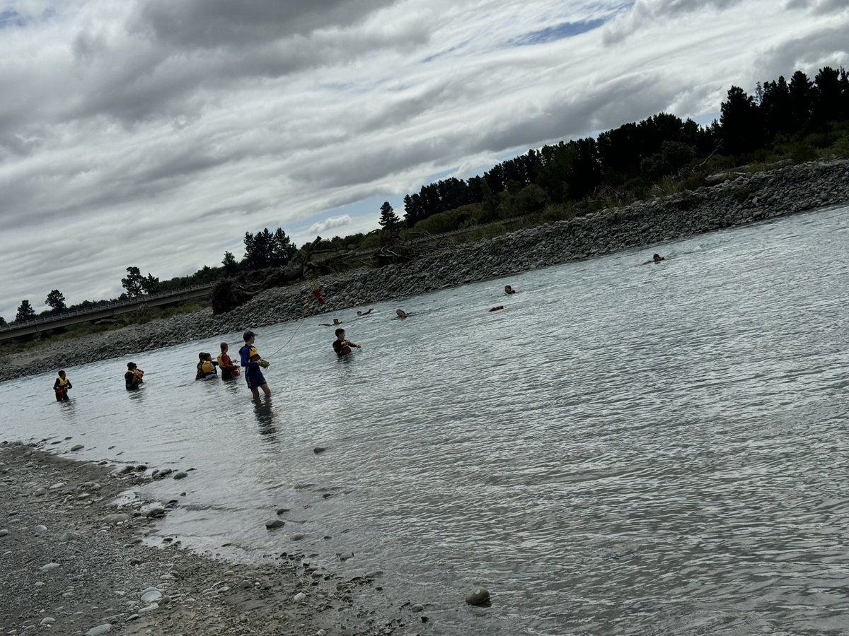 Awesome day with my year 8s, learning how to use throw ropes, cooking up lunch and some bodyboarding 🏄🏽‍♂️