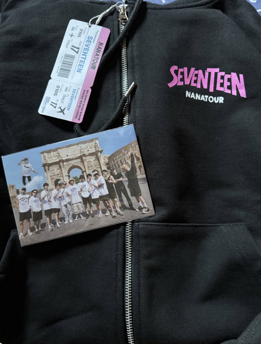 CheonsaHaniee's tweet photo. Got my NaNa tour Hoodie na 🥹
Thank you so much @magickartph 🩷🩵 #AddedtoKart https://t.co/n3x3PWJLQt
