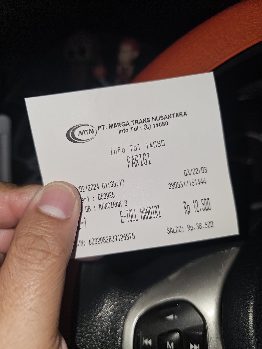 P447A's tweet photo. Semalam saya mengalami pecah ban di Tol Kunciran arah Pondok Aren dari GT alam sutera. Mohon tindak lanjut dan kompensasi apa yang didapat terhadap pengguna jalan berbayar yang mengalami kecelakaan seperti saya https://t.co/d0NVFigDLe
