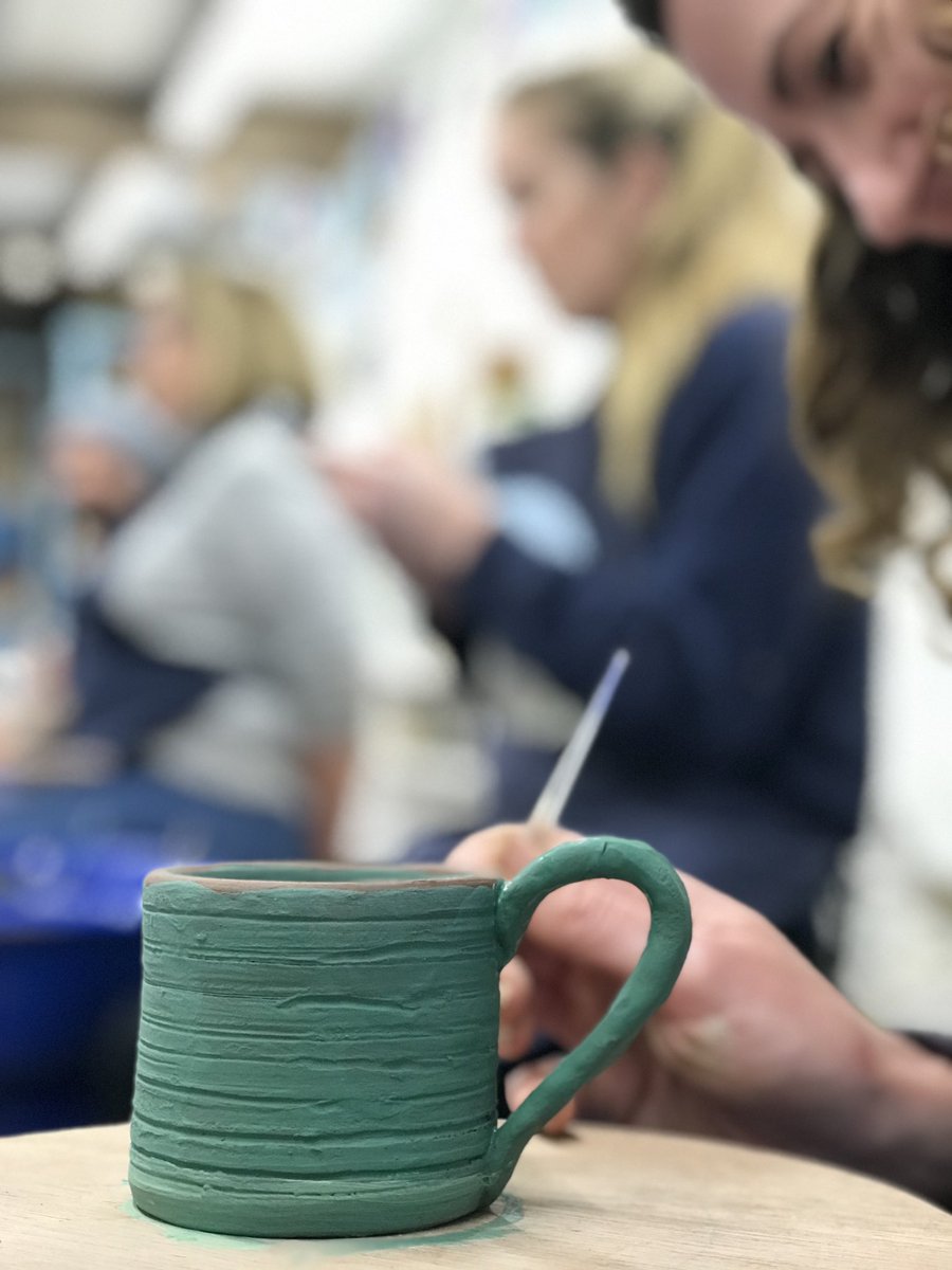 eastnorpottery's tweet image. You get to add handles, paint and everything on our Potter’s Wheel Weekend Course 🤩😊⭐️What will you make? #potterycourse #potterylesson #learntothrow #potterythrowdown 

eastnorpottery.co.uk/potters-wheel-…