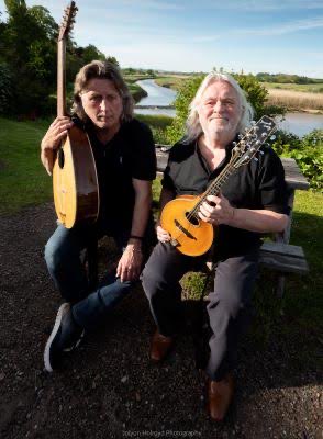 trishl_nwn's tweet photo. If you missed out on tix for the great Phil Beer & Steve Knightley Show of Hands gig at #ACEspace next week don’t panic! It’s being live-streamed @NewburyToday 👉 https://t.co/4t81tijrTK 😎😅 https://t.co/WJIHnqN46A