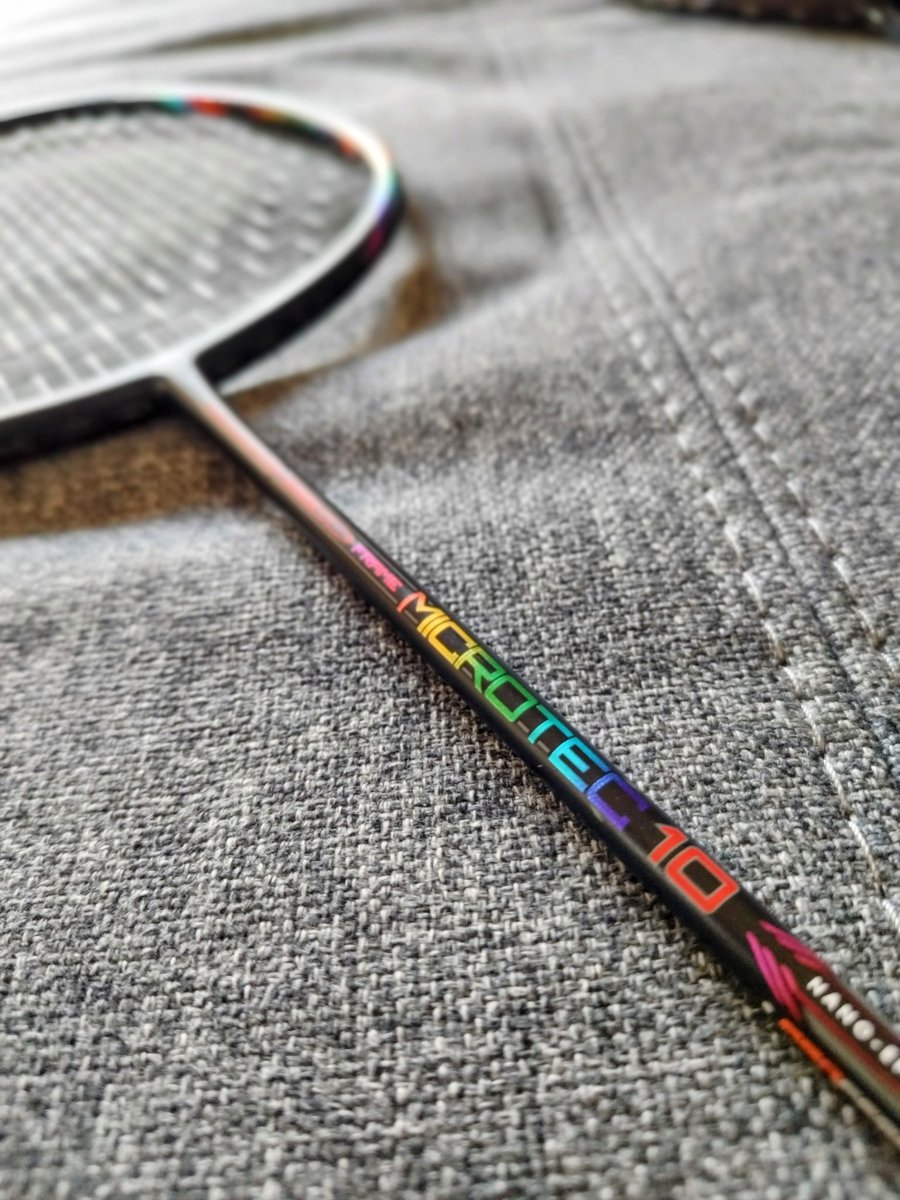 🏸レインボーなラケットはいかがでしょうか🏸 カラフルラケットでテンションあげていきましょう✌ A racket that we recommend. Raise your spirits with a colorful racket. #バドミントン　#badminton #racket #gntm #オリバージャパン oliverjapan.com/items/5ab8e06b…