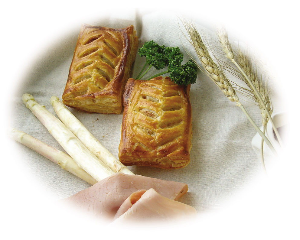 Vanaf heden weer volop leverbaar! #asperge broodjes #spargels #procema #culemborg bestel nu bij uw grossier #bekonederland #bakeplus of bel direct voor meer info!