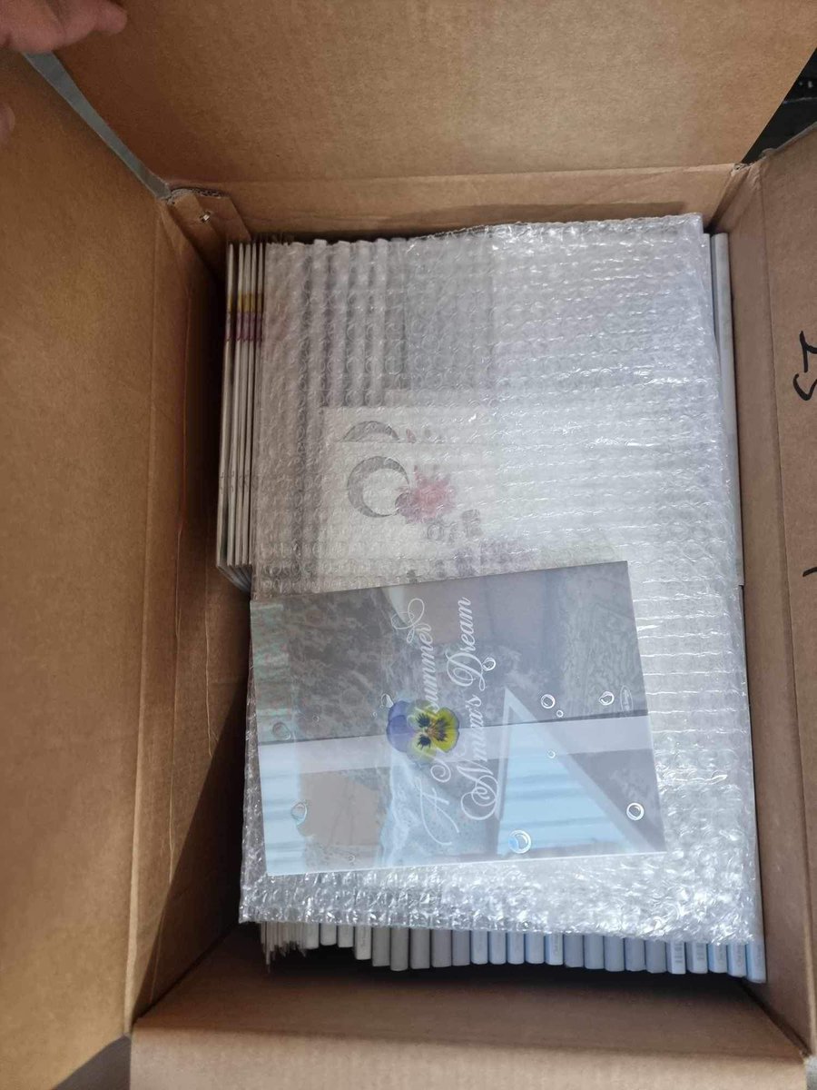 BangWinKon's tweet photo. FREE UNSEALED ITZY AND NMIXX ALBUM 

‼️ FREE ‼️ 

‼️photocard lang wala (sulit ung itzy) 

just pay 40PHP ISF per album!!!!! 

ung order form 6pm po ipopost :) 

HELP RT https://t.co/ZI9x1MSgYn
