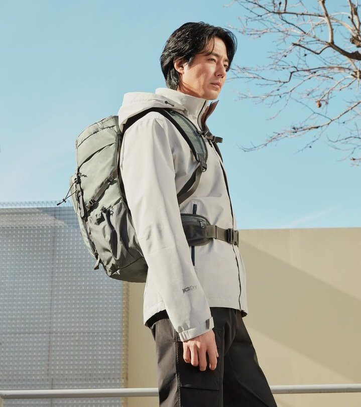 HongjuxAnna's tweet photo. Outdoor k2 update with Suzy and Jo in sung https://t.co/yxcoZxzS8M