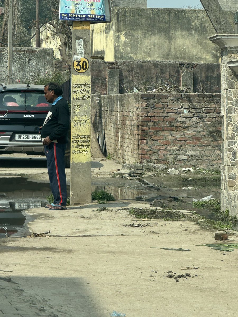 npunmohendrou's tweet photo. @myogiadityanath Ji…I understand u were traveling yesterday. @ YOUR earliest convenience, request U 2 kindly 👀 into this matter.

#SwachhtaBharatAbhiyan Gentle Reminder # 1.

These are additional pictures from same locality.

Your immediate attention is needed.

✨🧹🇮🇳🧹🌏🙏✨ https://t.co/5lSImHwtUQ