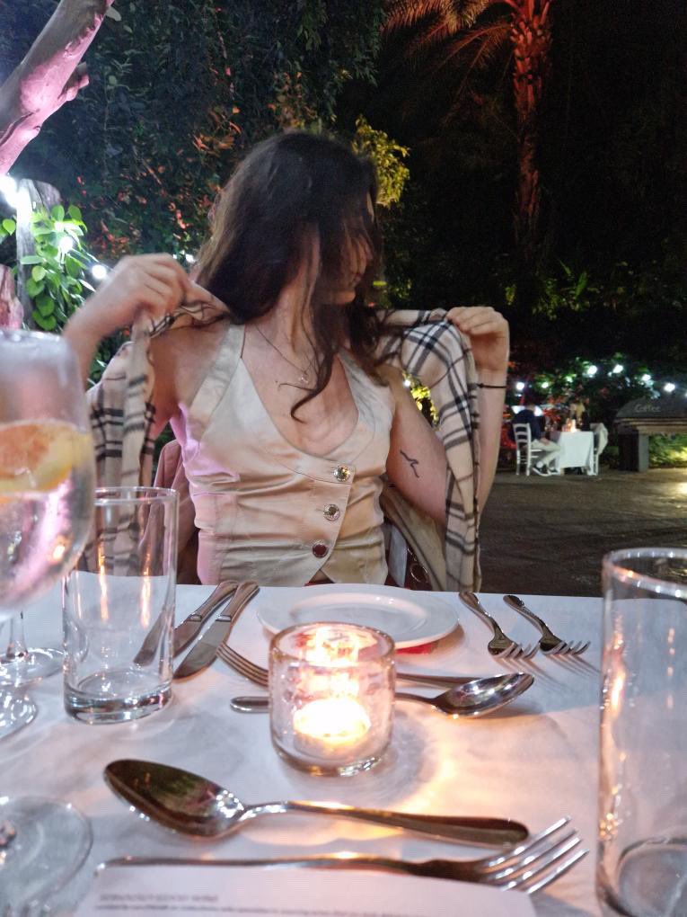 annadermitzaki's tweet photo. Dinner in the rainforest biome🌿 #edenproject was incredible ✨
Amazing atmosphere, service, food and company 💫 10/10 https://t.co/nqMM5wFY0D
