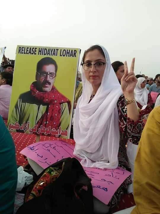 samejjo's tweet photo. افسوس ناڪ خبر VMP اڳواڻ سورٺ لوھار ۽ سسئي لوھار جي پيء اڳوڻي قومپرست استاد ھدايت لوھار کي ڪاٺيا بازار ۾ نامعلومن گوليون ھڻي قتل ڪري ڇڏيو 💔😭 https://t.co/ii711CTSur