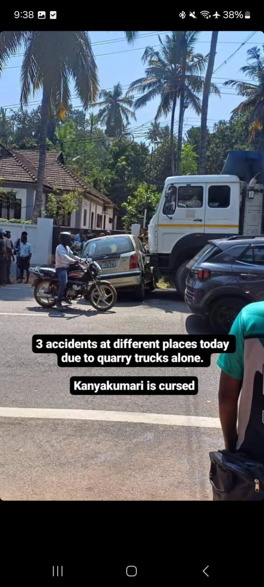 SuthanNayagam's tweet photo. 4 accidents in just 2 days.!

#SaveKanniyakumari https://t.co/70qErsBtfG