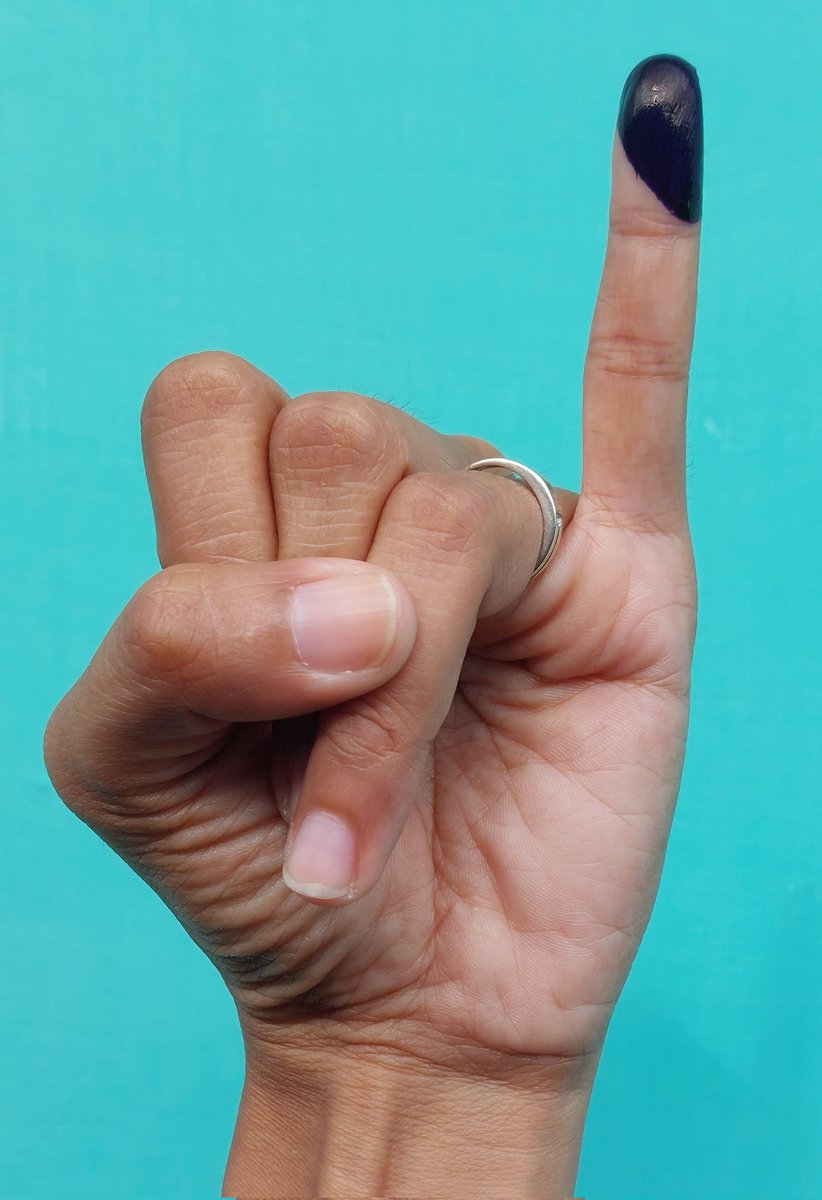 #Indonezja ma w zwyczaju 'znaczyc palec' kazdego oddajacego glos w wolnych Wyborach. #WyborywIndonezji. Poza Prezydentem 14 lutego wybierano tez parlamentarzystow. Partie i wyniki wkrotce.
