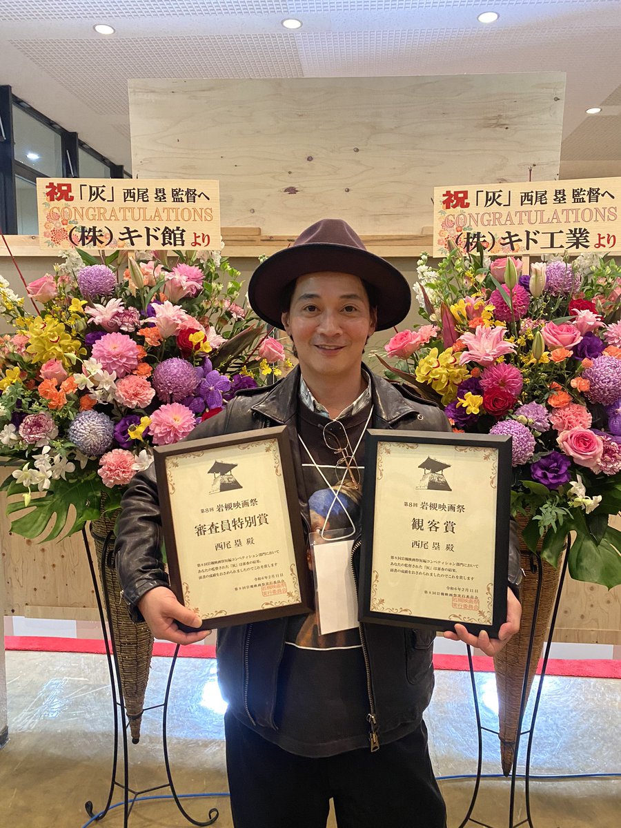 1JR66501's tweet photo. 岩槻映画祭、2日間
最高に楽しませてもらいました！
会場の3Fにはカフェバーを
作って下さってて
僕と助監督は2日間まるまる
呑助になりつつ、素晴らしい
他作品、7作をを中継生テレビで鑑賞させてもらいました^_^

京都に帰ったので
次回作の打ち合わせにはいります。
また時代劇で頑張ります！ https://t.co/7Df2iaKE56