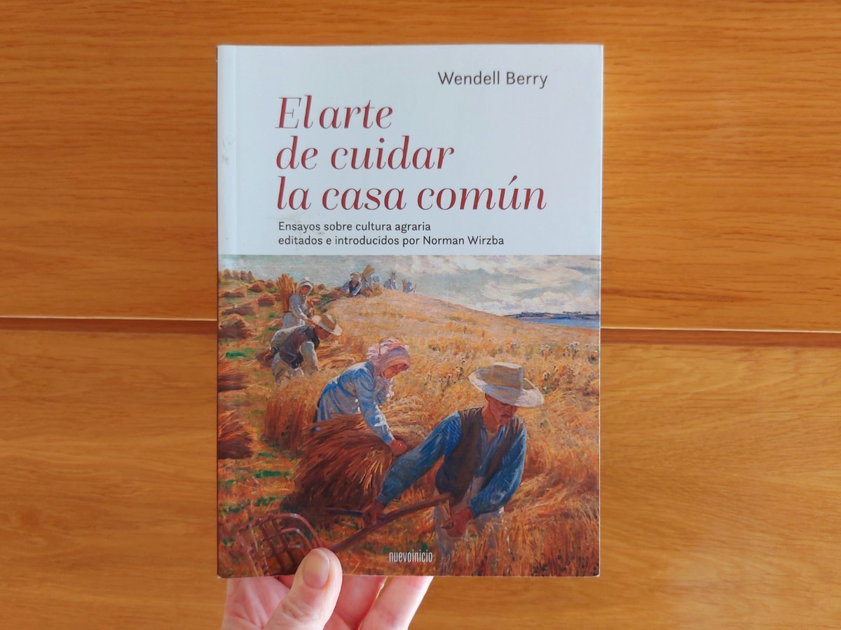 "La #agricultura es hoy considerada como marginal o accidental a la economía del país... Su #sabiduría y su conexión íntima con la #tierra están a punto de perderse... Yo creo que que es una metedura de pata monumental: social, económica y cultural".

#WendellBerry