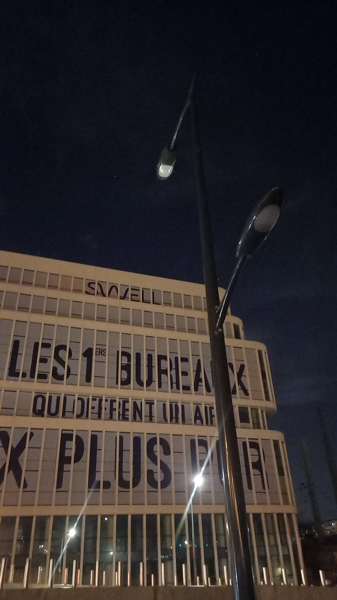 La sobriété énergétique ? Non, juste des infrastructures défectueuses à Clichy. Quand est ce que ce sera réparé <a href="/RMuzeau/">Rémi Muzeau</a> ? 
La zone du Bac à  été dans le noir pendant trop longtemps !!