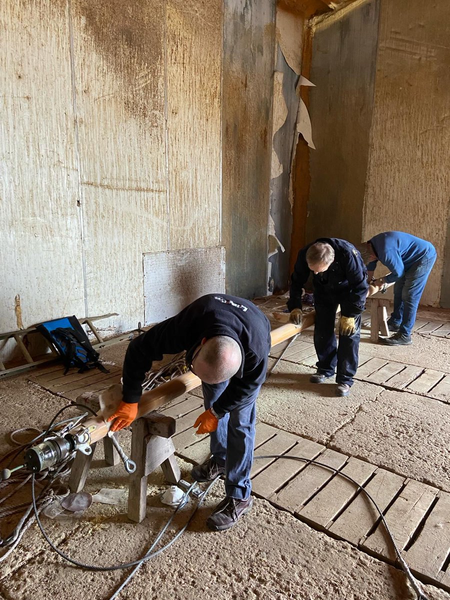 RescueWoodBoats's tweet image. Great work continuing on #LucyLavers yesterday ⚓️⚓️👏🏼👏🏼.  

John Keyte reports: “Jonathan, Barrie &amp;amp; Edgar sanded the main mast while Liam &amp;amp; Nicholas worked on the mahogany canopy”.

View Lucy Lavers' restoration work on the hull 2013-2015 here rescuewoodenboats.com/films/lucy-lav…