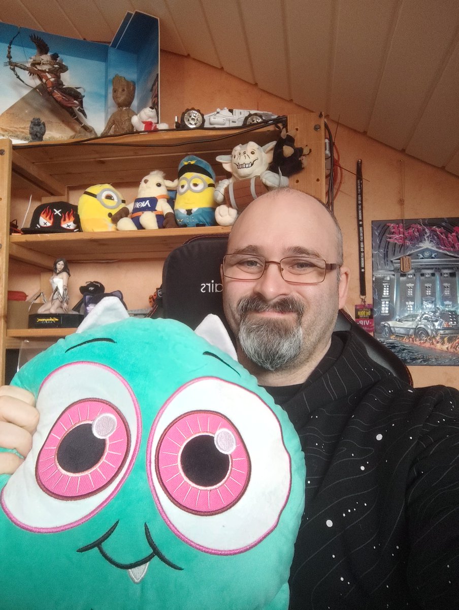 Carney_LP's tweet photo. Da ist heute mal eine nette Überrschung angekommen. Jetzt muss ich nur noch Platz im Regal schaffen...

@OskarPannier https://t.co/T0xmb4L1dV