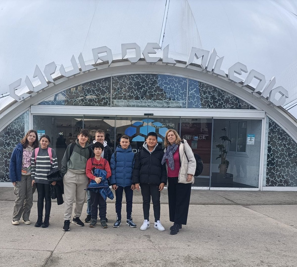 CFIE_Ponferrada's tweet photo. Siete alumnos y una profesora del @IesAlvaro acuden al I Encuentro Autonómico de Radios Escolares de @educacyl celebrado en la Cúpula del Milenio de Valladolid https://t.co/oULX6FHPCE