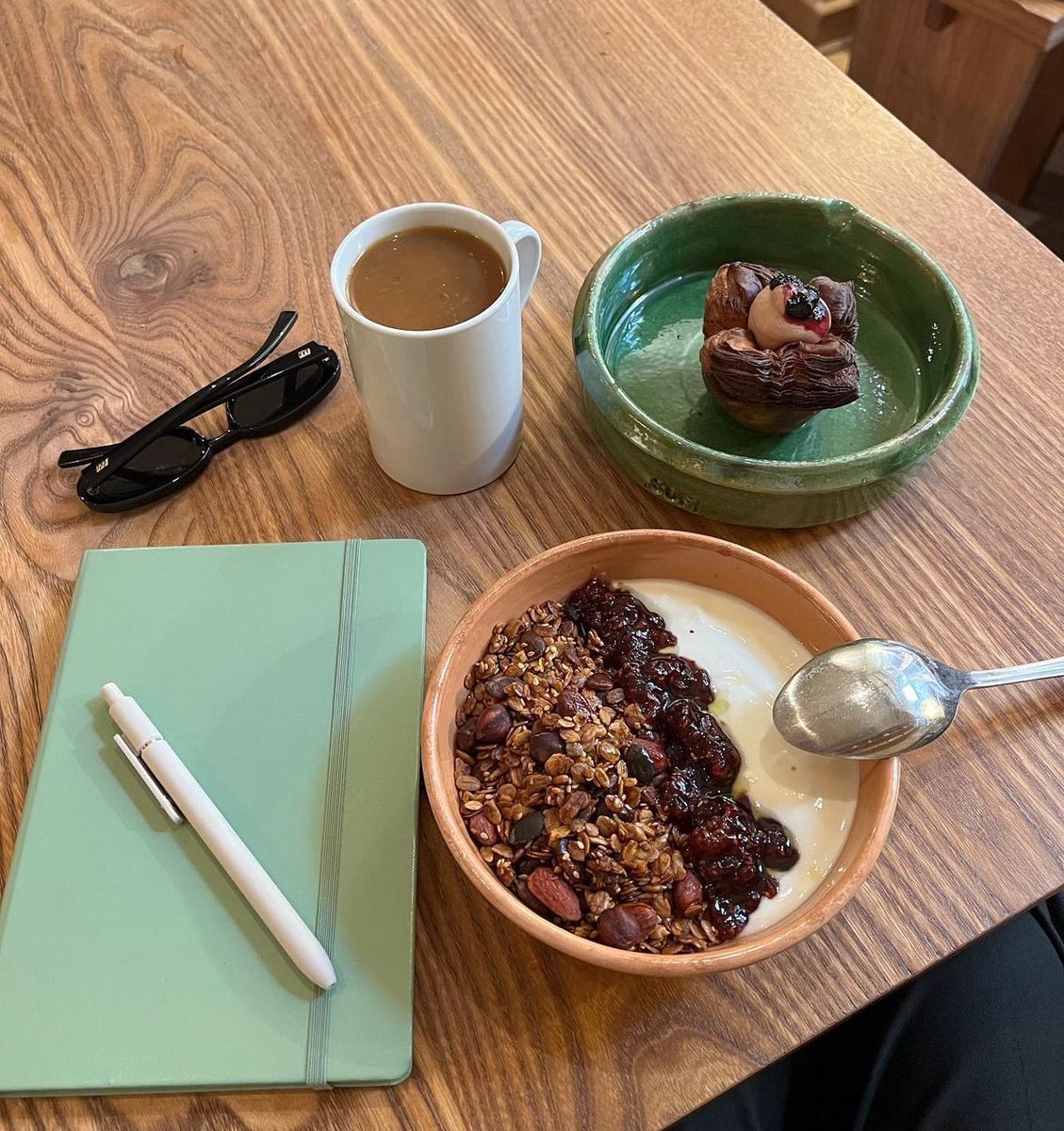 metangeI222's tweet image. Finally Friday