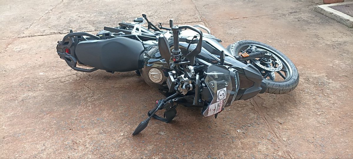 InkedSisterhood's tweet photo. When your bike decides to throw a tantrum and reminds you that we all take a rest at times: so you let it rest. 😅😅😅
#BetterTogether 
#ISH https://t.co/jXeVjEco98