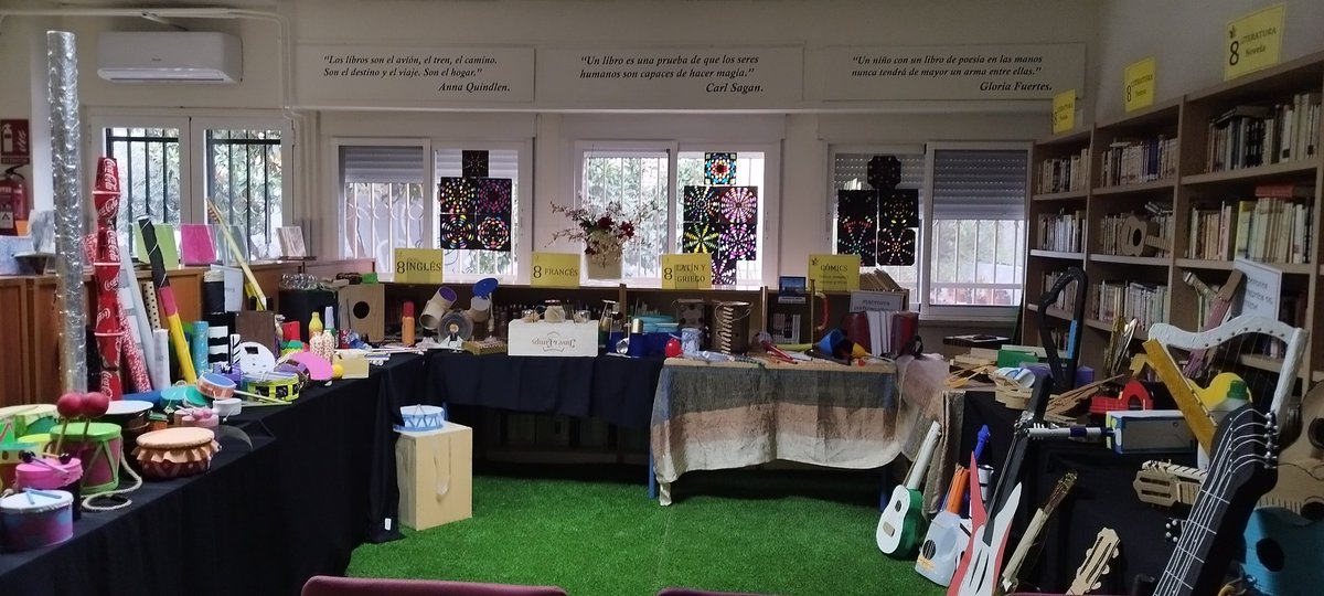 MLuzMartnezFer1's tweet photo. Todo preparado para nuestra nueva exposición de instrumentos musicales reciclados del alumnado de 1 y 2 ESO. Creatividad a tope!!! @IESJabalcuzJaen @CEPJAEN1 @buenaspract @edu_musical https://t.co/8ueUvmHelL